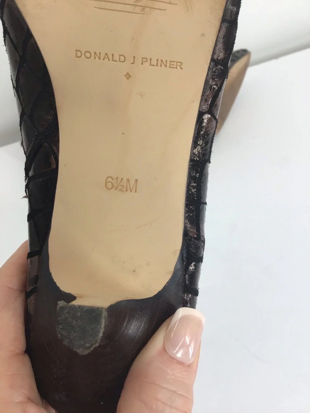 Donald J Pliner Geeo Croc-Embossed Leather Metallic Bronze Ankle Boot Size 6.5